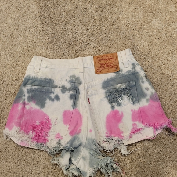 Levi's Women's Tie Dye Jean Shorts - Size Medium - Picture 2 of 4